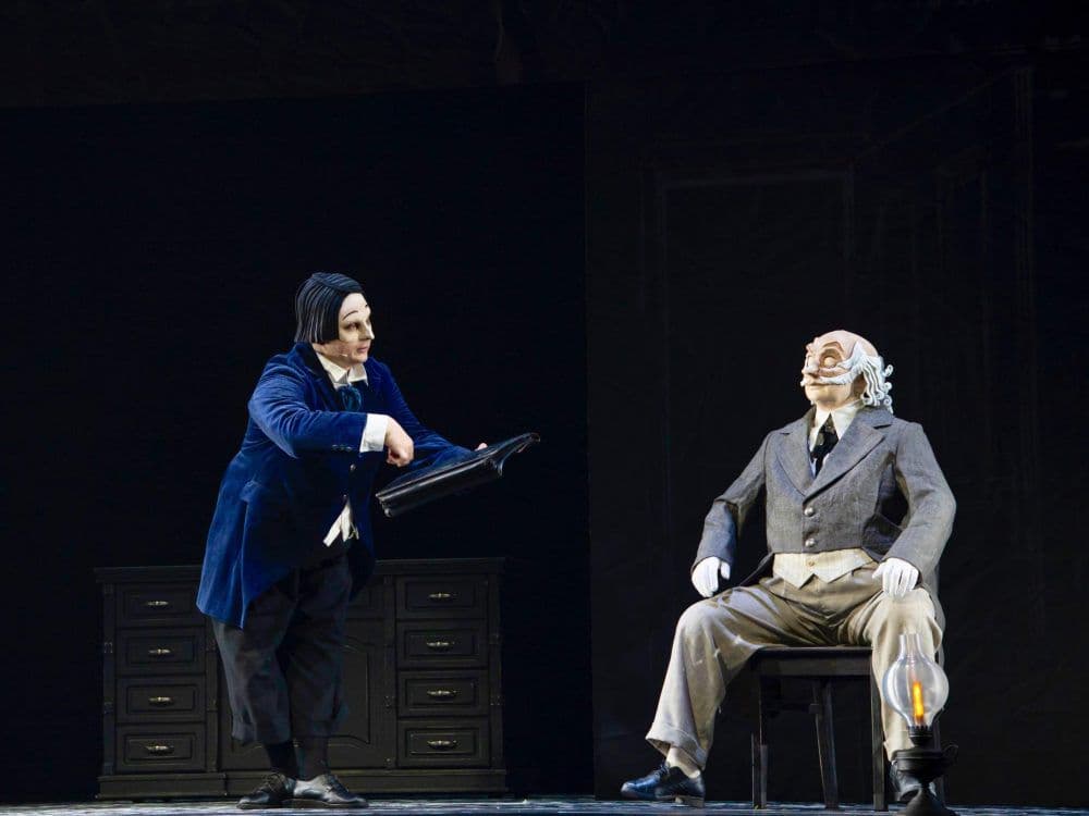 Спектакль «мёртвые души» в театре имени вахтангова