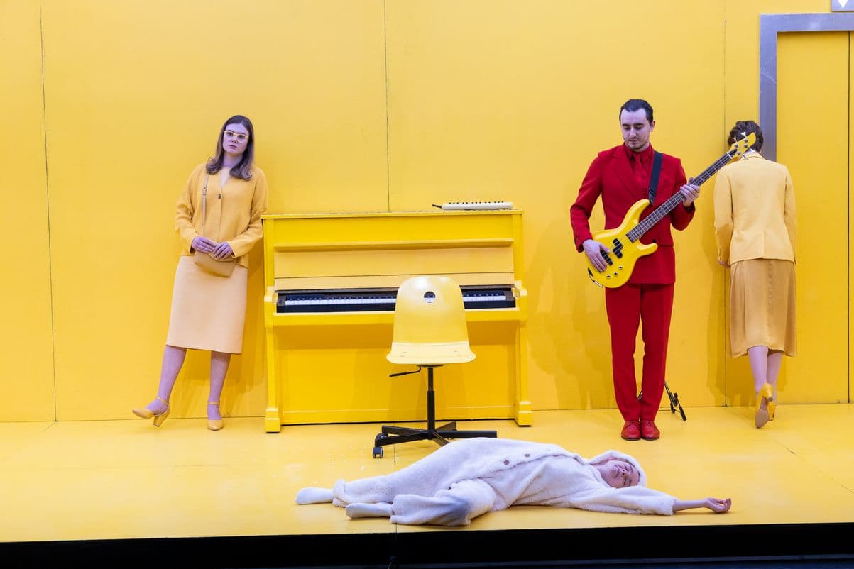 Спектакль «мой папа — питер пэн» в театре «сатирикон»