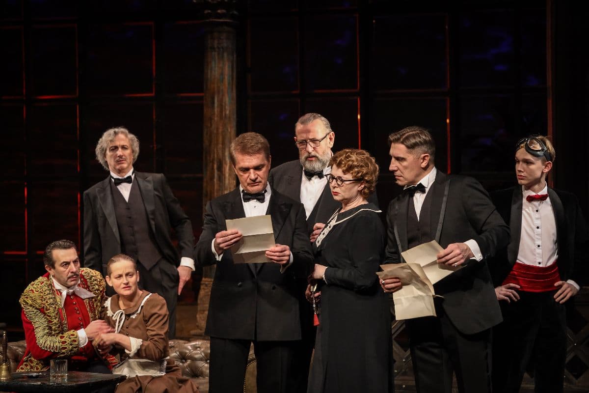 Спектакль «и никого не стало» в московском театре олега табакова