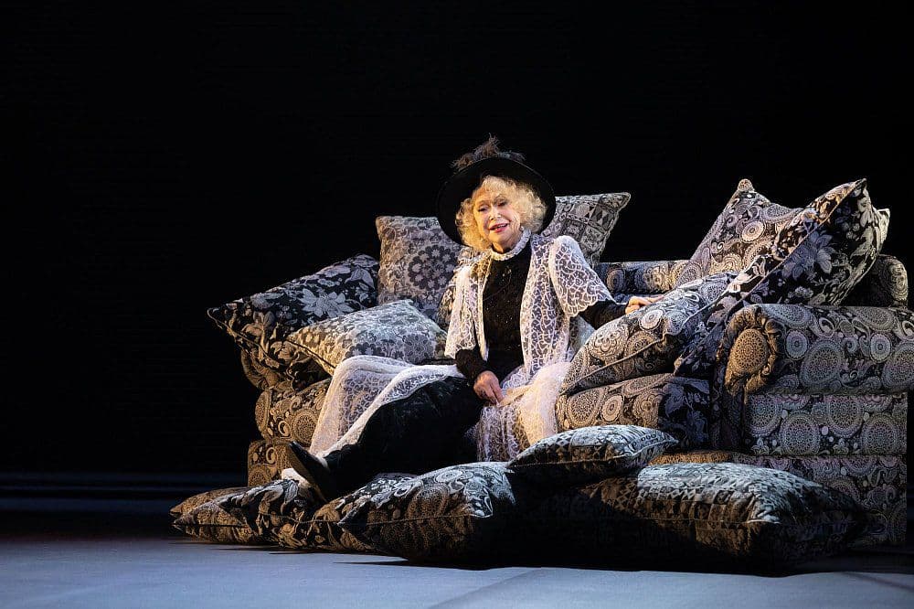 Спектакль «истории» в театре имени маяковского