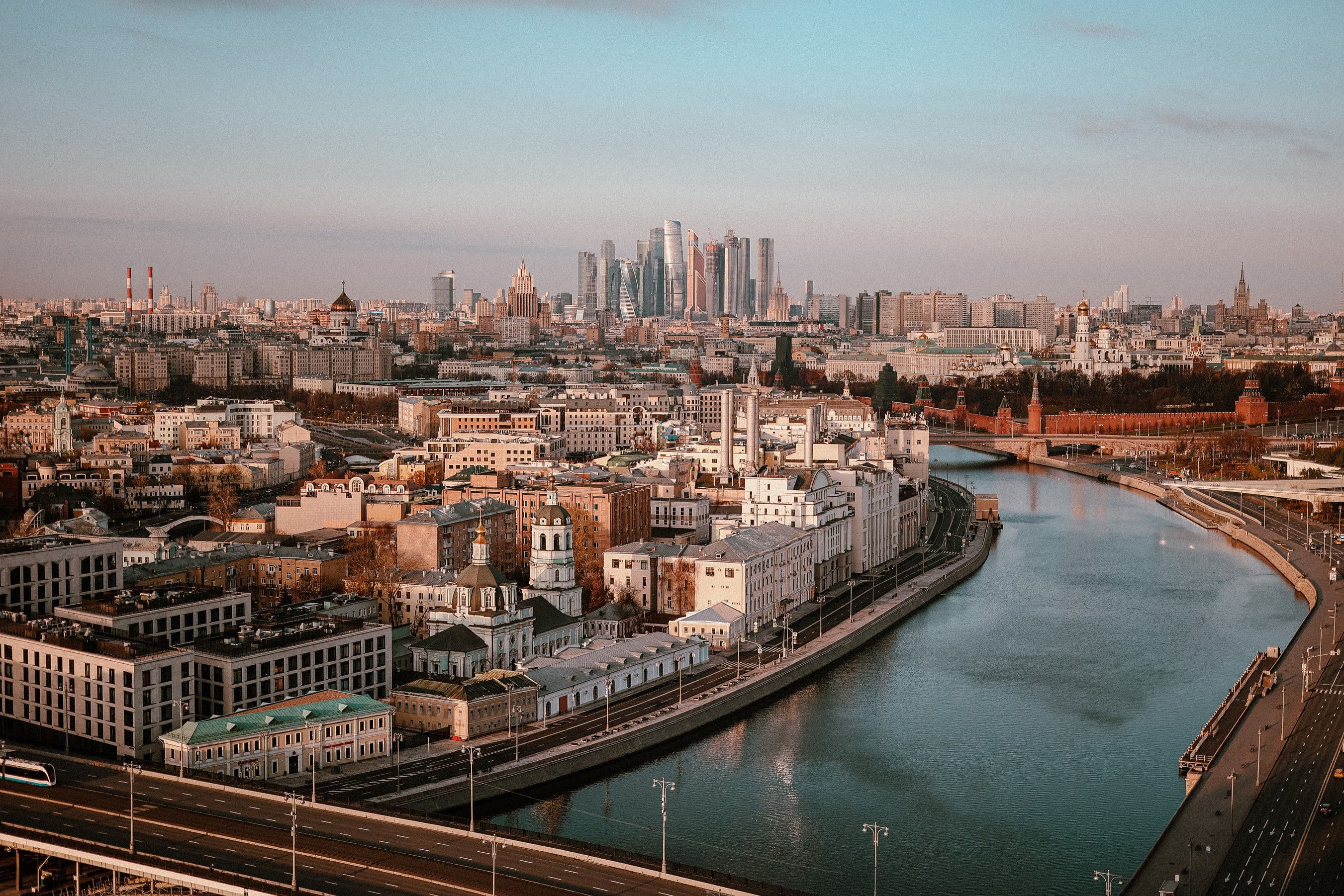 Серия культурных завтраков в котельнической высотке