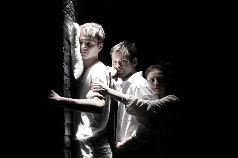 Спектакль «один день в макондо» в театре «студия театрального искусства»