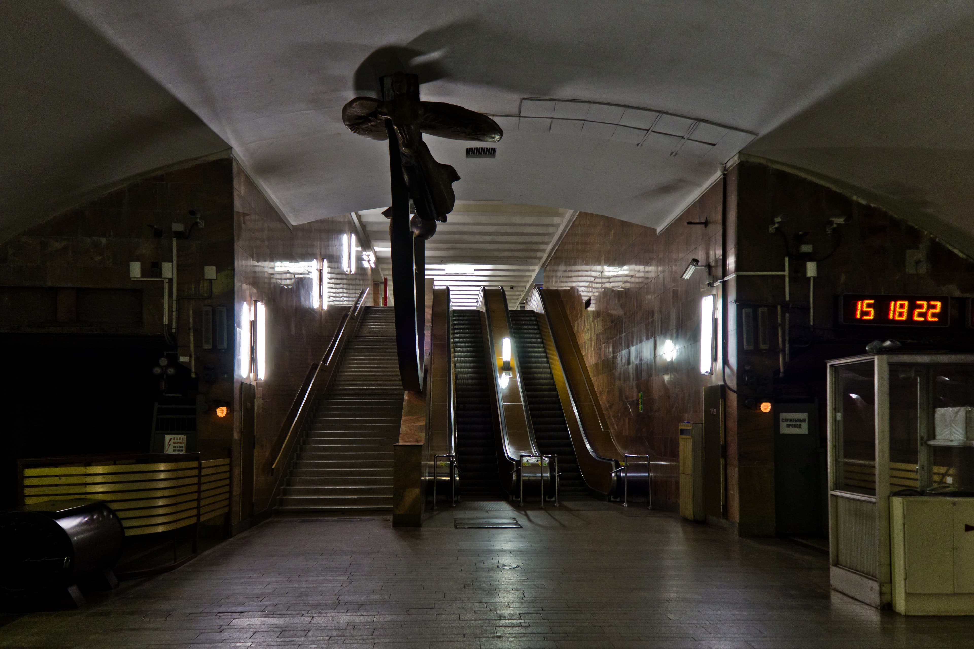 Утро в котельнической - лекция и завтрак. подземные дворцы без излишеств. позднесоветская архитектура московского метро. лекция искусствоведа сергея кузнецова