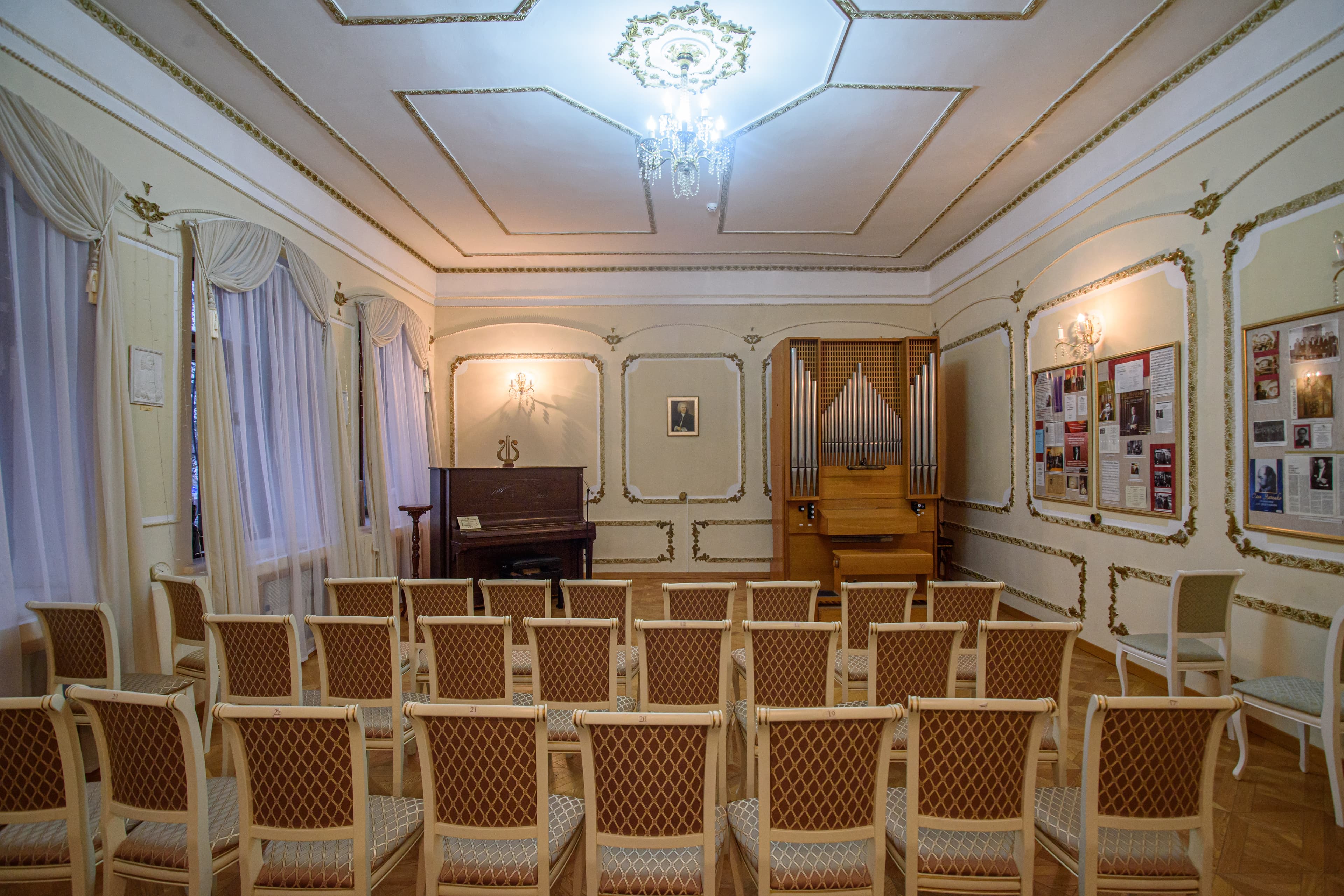 Концерт доцента мгк алексея шмитова и его учеников (п. щапово, органный зал янченко)