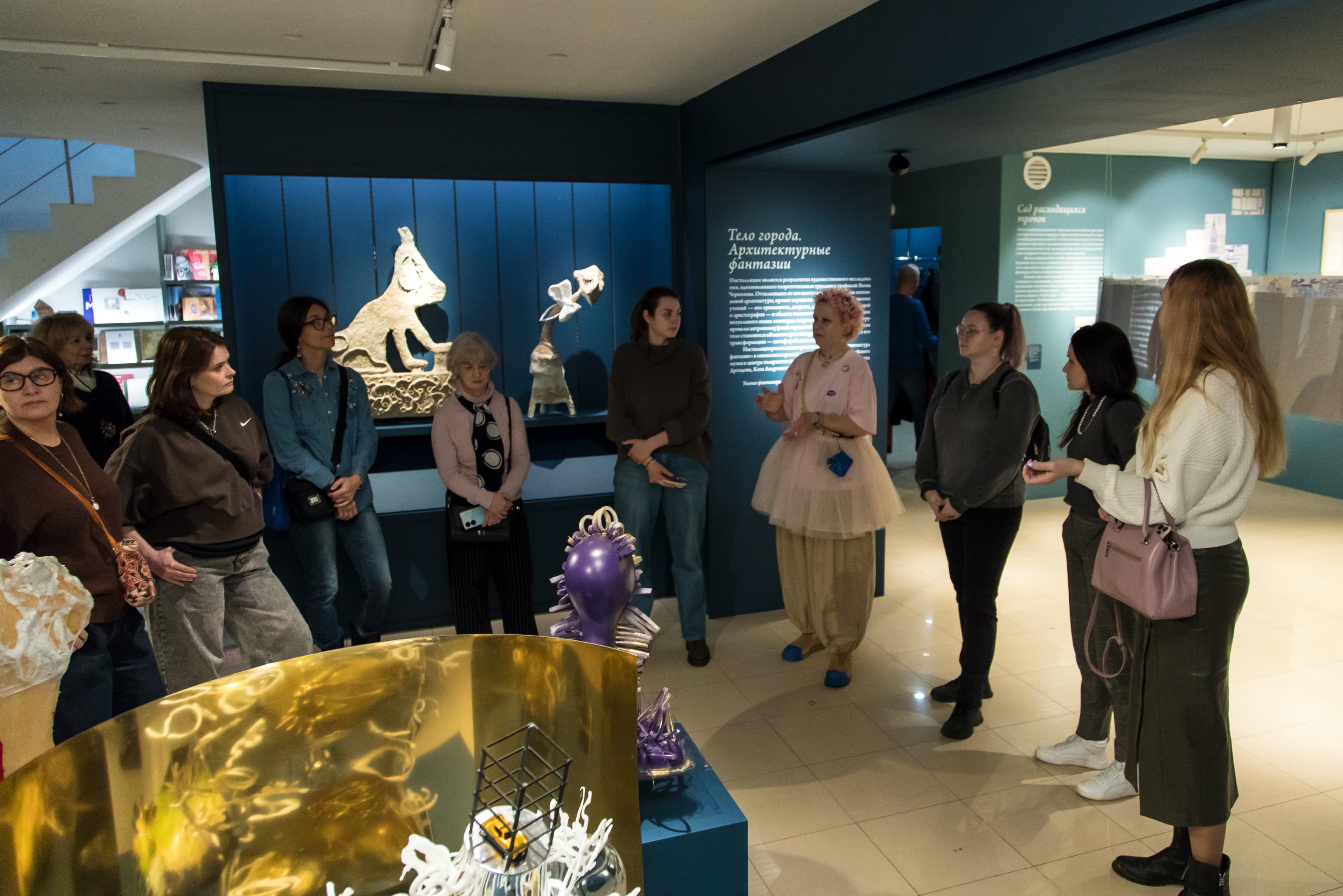 Медиация по выставке «след присутствия» в выставочном зале фонда андрея чеглакова