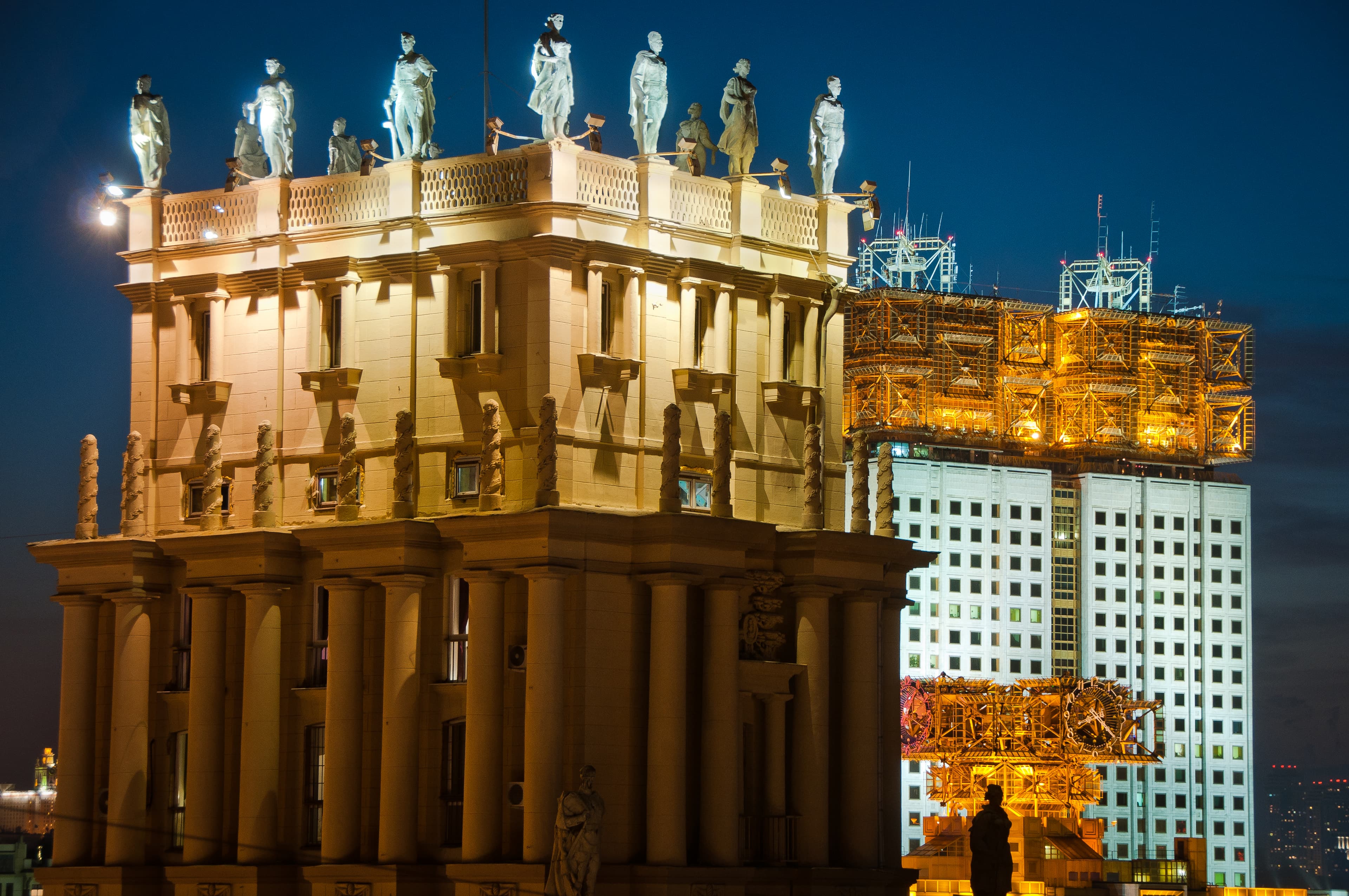 Утро в котельнической - лекция и (поздний) завтрак. лекция гали минаковой "шедевры советского модернизма"